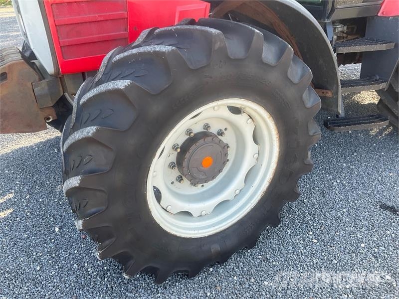Massey Ferguson 8120 4WD Tractor Traktorid