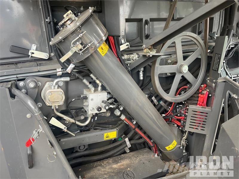 Massey Ferguson Ideal 8t Combine Harvester Зерноуборочные комбайны