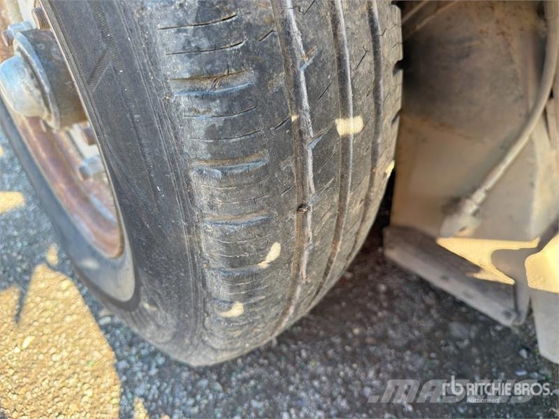Mathieu Azura Concept Balayeuse Sweeper Truck (Inoperable) Pometalni stroji