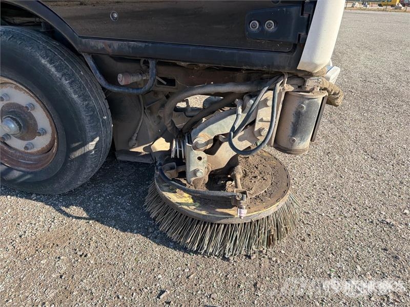 Mathieu Azura Concept Balayeuse Sweeper Truck (Inoperable) Autocarro spazzatrice