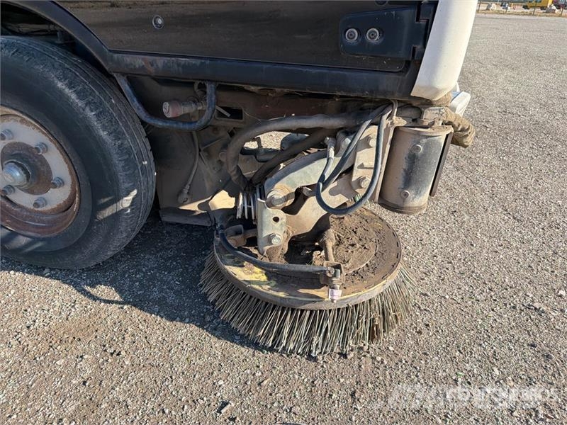 Mathieu Azura Concept Balayeuse Sweeper Truck (Inoperable) Pometalni stroji