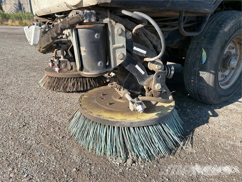Mathieu Azura Concept Balayeuse Sweeper Truck (Inoperable) Autocarro spazzatrice