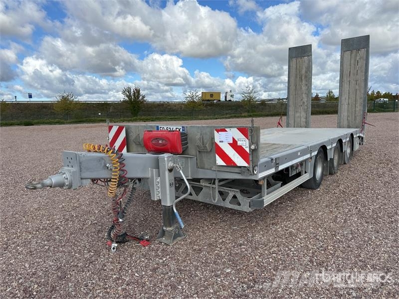 MAX Trailer MAX-300 Tri/A Semi Remorque Porte Engin Lowboy Tra Нискотоварачи