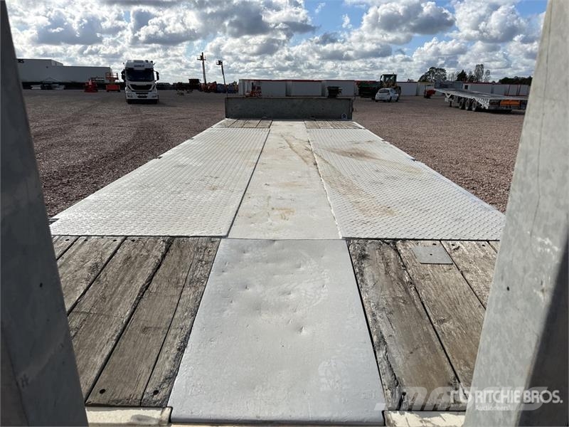 MAX Trailer MAX-300 Tri/A Semi Remorque Porte Engin Lowboy Tra Нискотоварачи