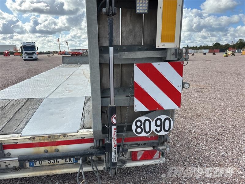 MAX Trailer MAX-300 Tri/A Semi Remorque Porte Engin Lowboy Tra Нискотоварачи