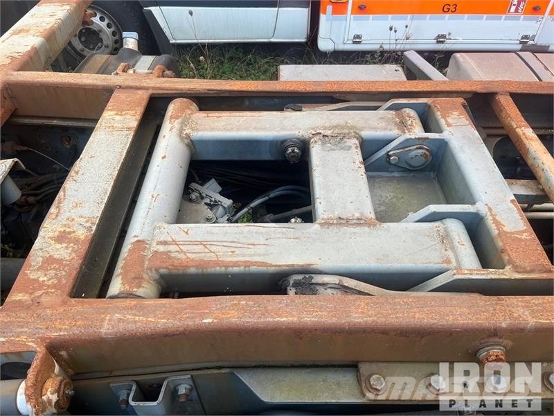 MB Trac Axor 1824 4x2 Container Truck Otros camiones