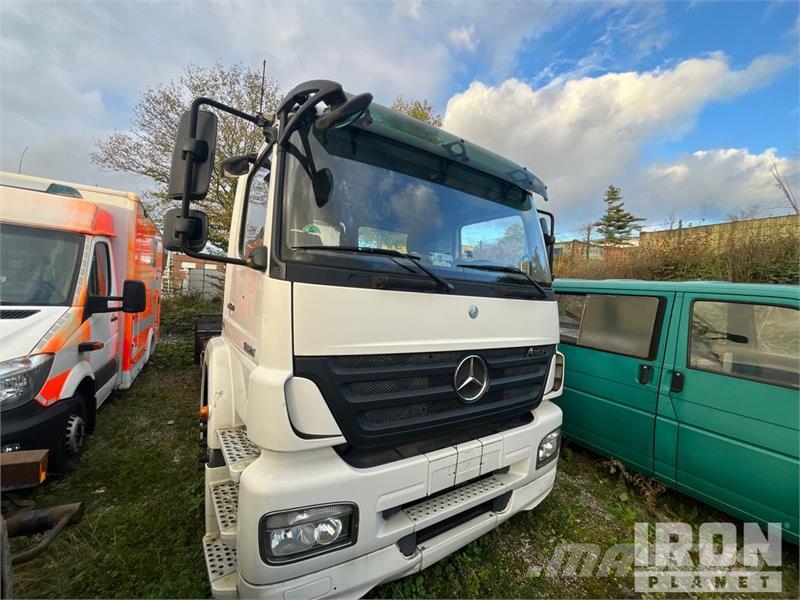 MB Trac Axor 1824 4x2 Container Truck Otros camiones