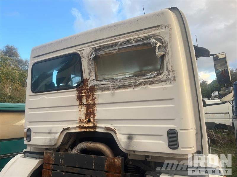 MB Trac Axor 1824 4x2 Container Truck Otros camiones