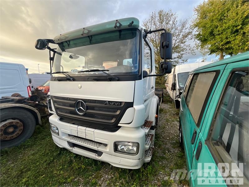 MB Trac Axor 1824 4x2 Container Truck Otros camiones
