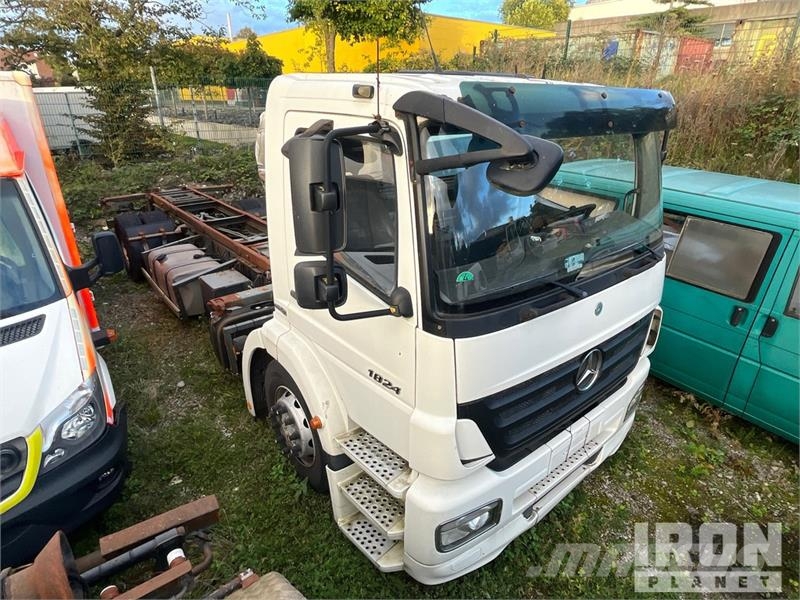 MB Trac Axor 1824 4x2 Container Truck Otros camiones