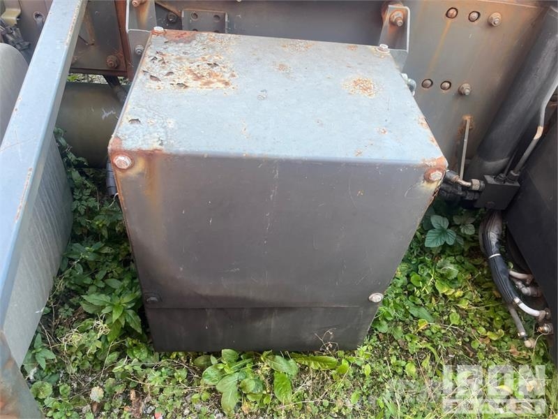 MB Trac Axor 1824 4x2 Container Truck Otros camiones