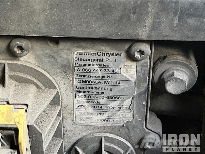 MB Trac Axor 1824 4x2 Container Truck Otros camiones