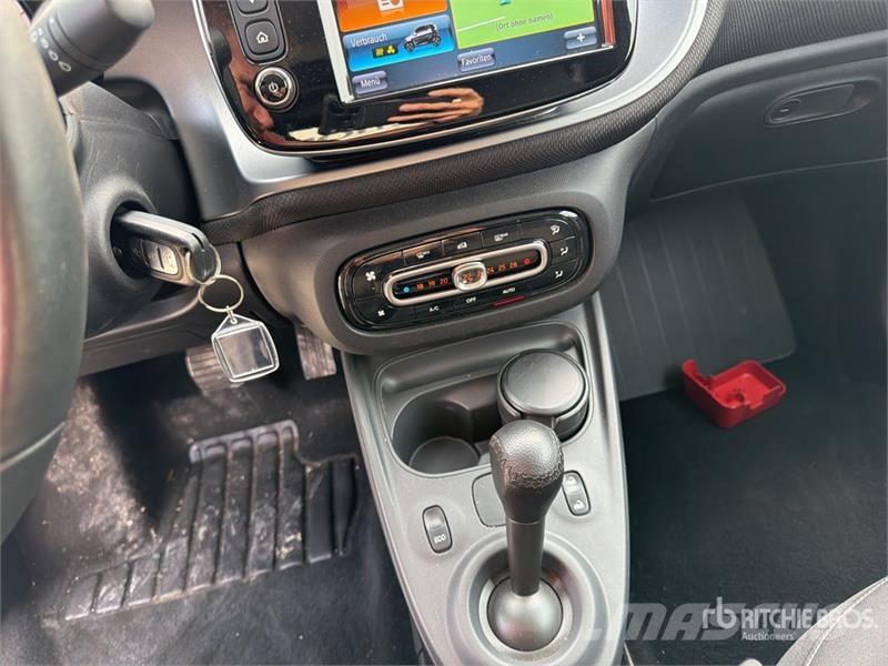 MCC Smart EQ EL Electric ForTow Cabrio EQ EL. 17,7 Auto's