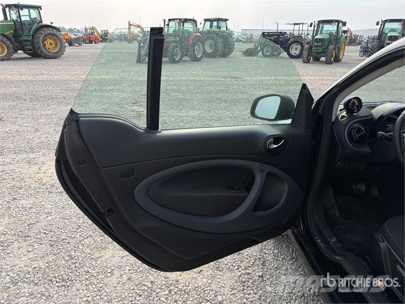 MCC Smart EQ EL Electric ForTow Cabrio EQ EL. 17,7 Auto's
