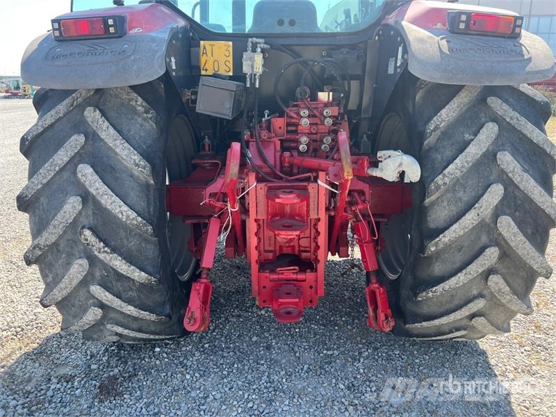 McCormick MC135 4WD Tractor Tractores