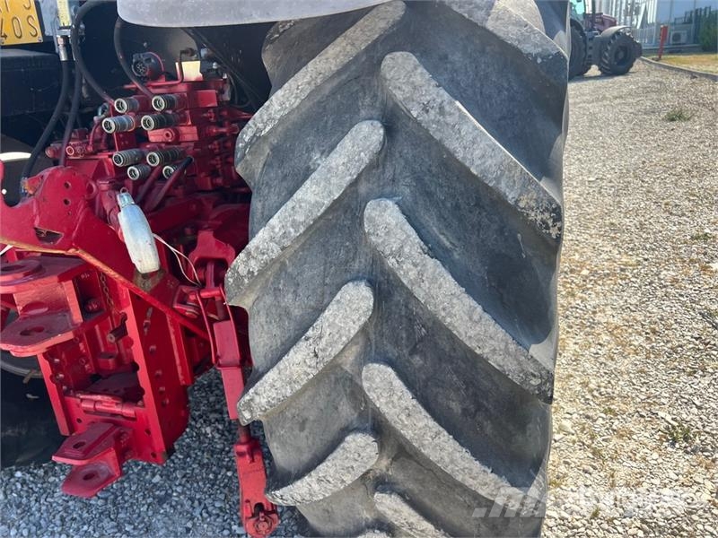 McCormick MC135 4WD Tractor Tractores