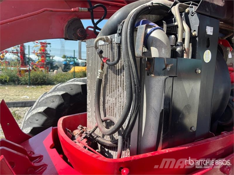 McCormick MC135 4WD Tractor Tractores