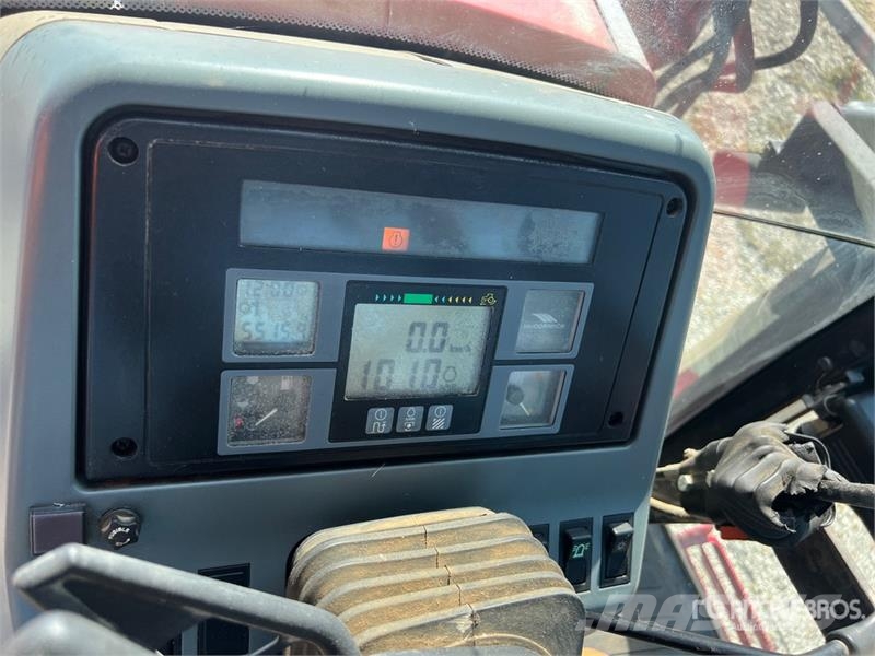 McCormick MC135 4WD Tractor Tractores