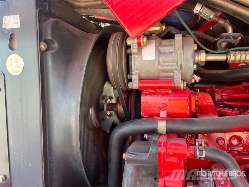 McCormick MC135 4WD Tractor Tractores
