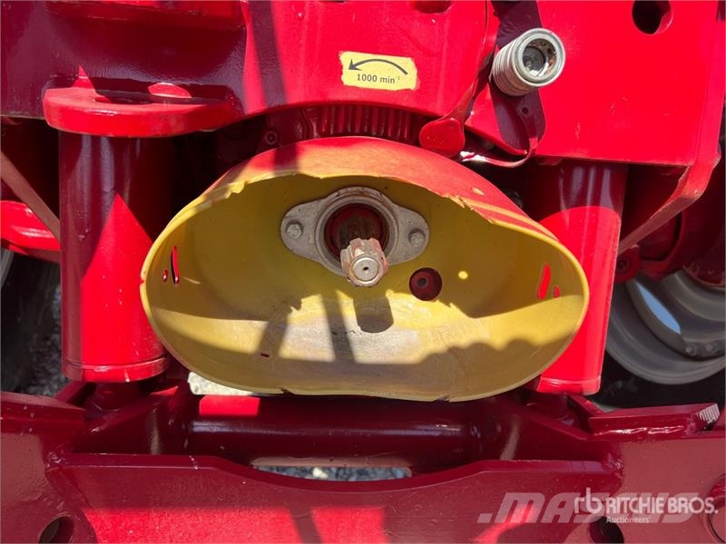 McCormick MC135 4WD Tractor Tractores