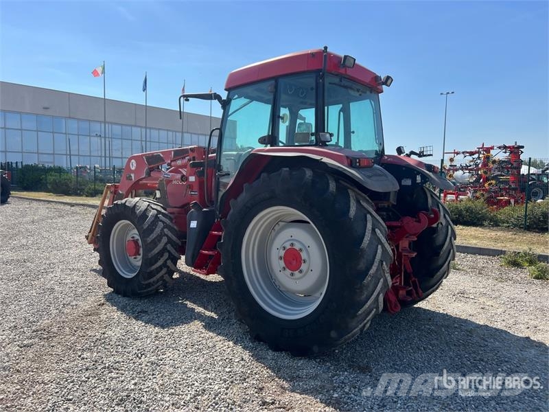 McCormick MC135 4WD Tractor Tractores