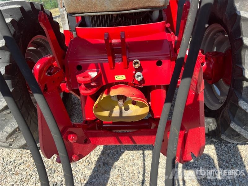 McCormick MC135 4WD Tractor Tractores