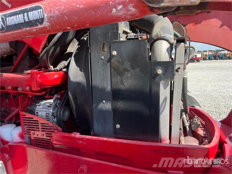McCormick MC135 4WD Tractor Tractores