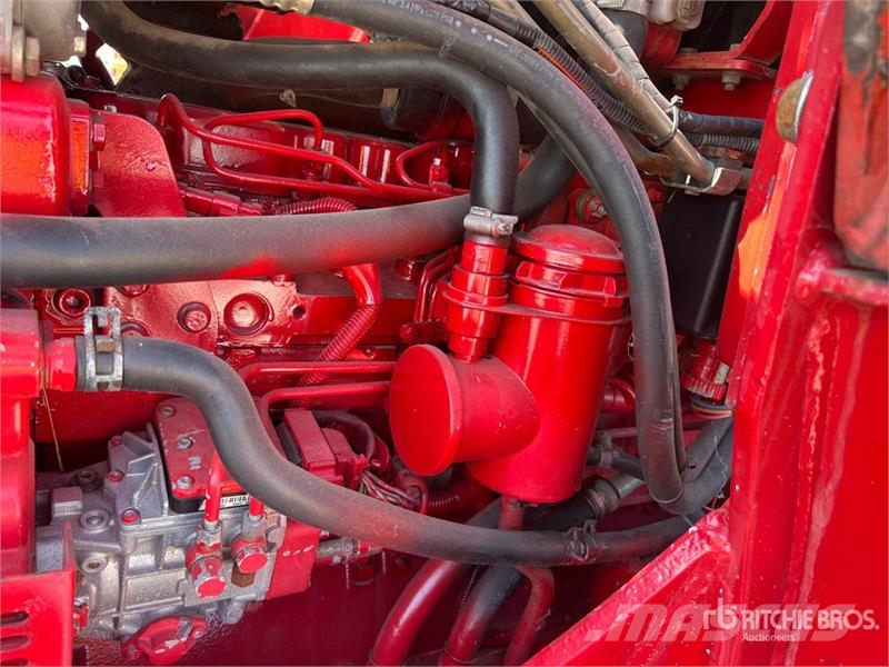 McCormick MC135 4WD Tractor Tractores