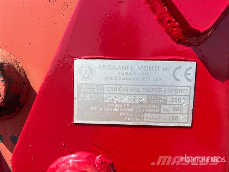 McCormick MC135 4WD Tractor Tractores