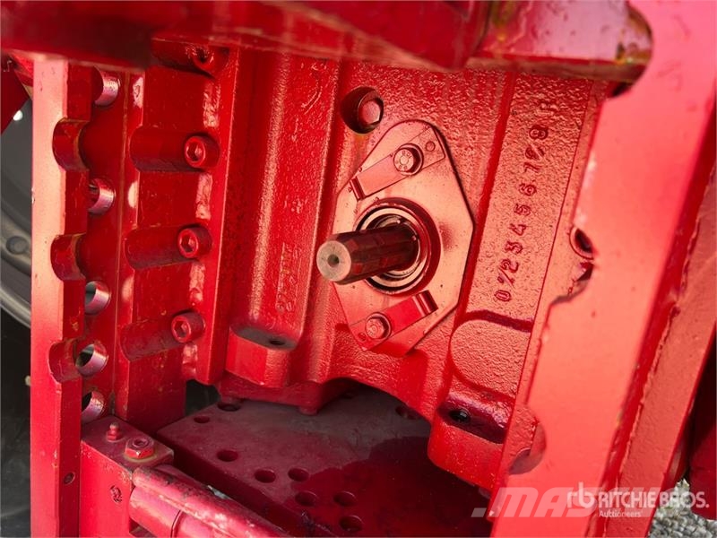 McCormick MC135 4WD Tractor Tractores