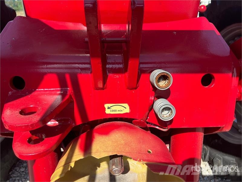 McCormick MC135 4WD Tractor Tractores