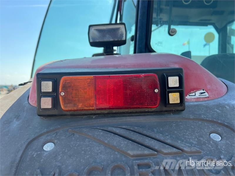 McCormick MC135 4WD Tractor Tractores