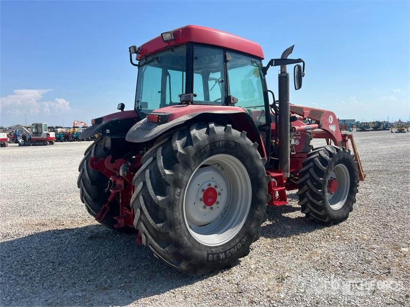 McCormick MC135 4WD Tractor Tractores