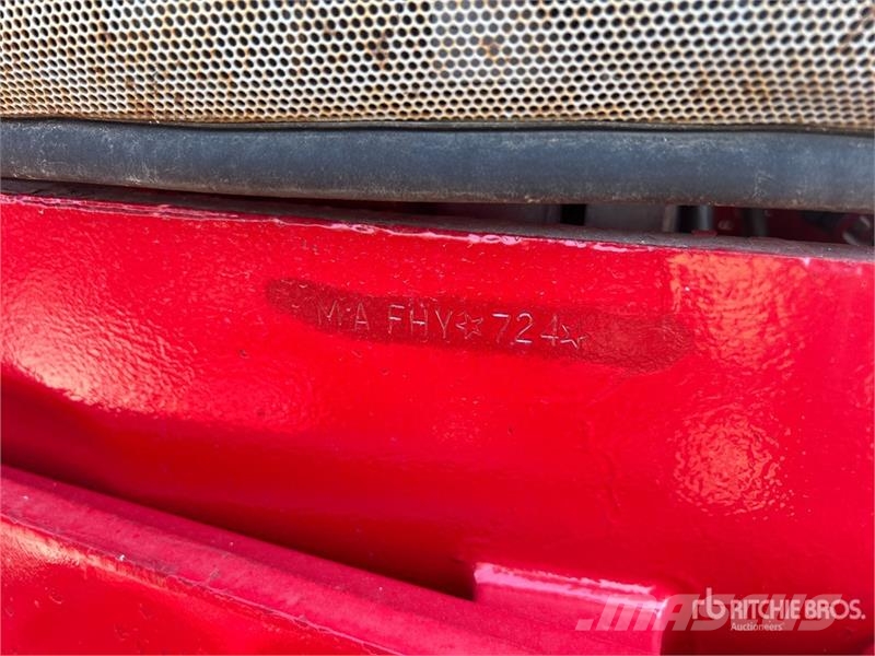 McCormick MC135 4WD Tractor Tractores