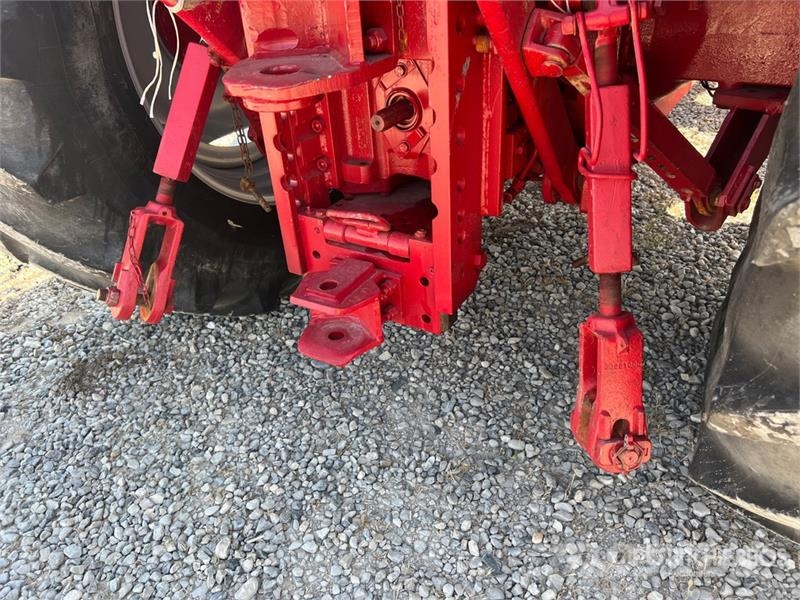 McCormick MC135 4WD Tractor Tractores