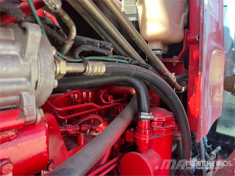 McCormick MC135 4WD Tractor Tractores