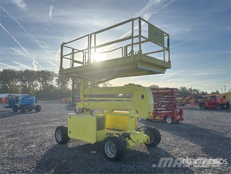 MEC 2684RT Diesel Speed Level Scissor Lift Škarjaste dvižne ploščadi