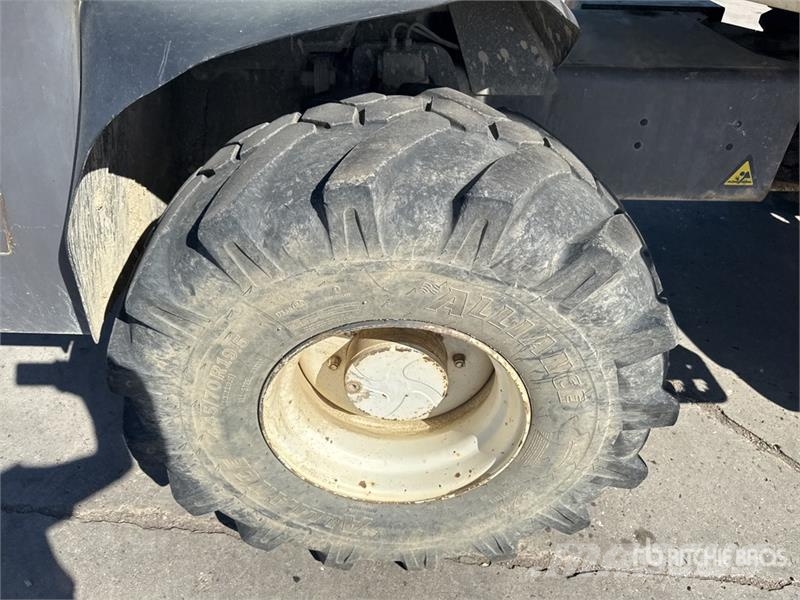 Mecalac 12MTX حفارات بعجل