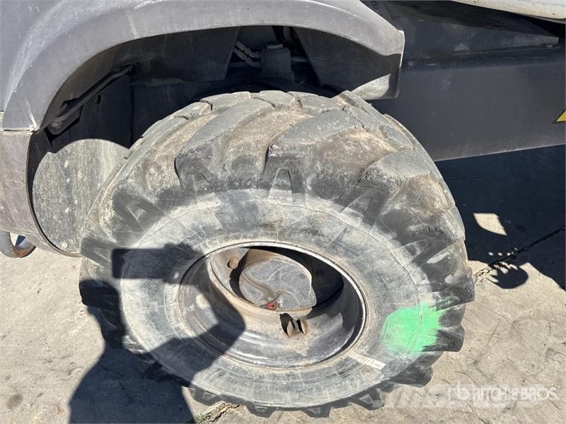 Mecalac 12MTX Pelle sur pneus