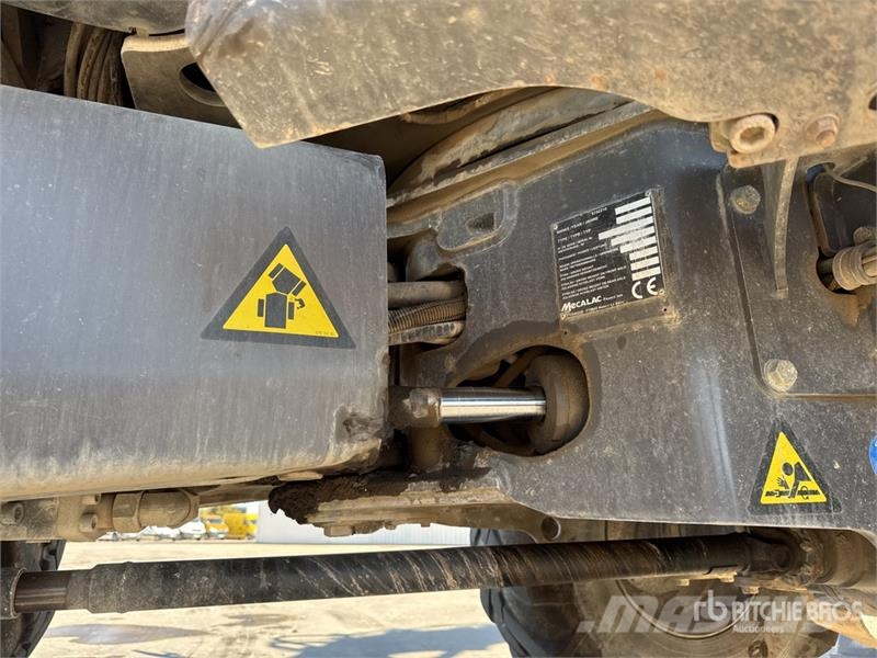 Mecalac 12MTX Pelle sur pneus