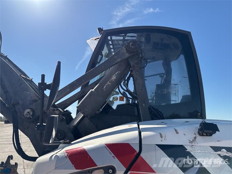 Mecalac 12MTX Pelle sur pneus