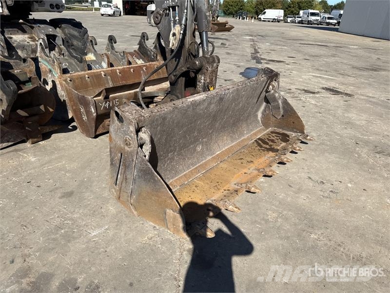 Mecalac 12MTX Pelle sur pneus