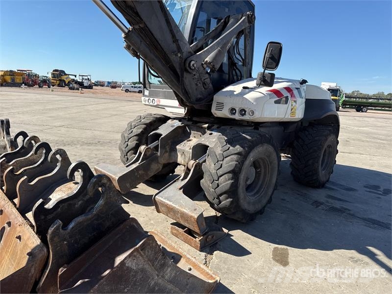 Mecalac 12MTX Pelle sur pneus