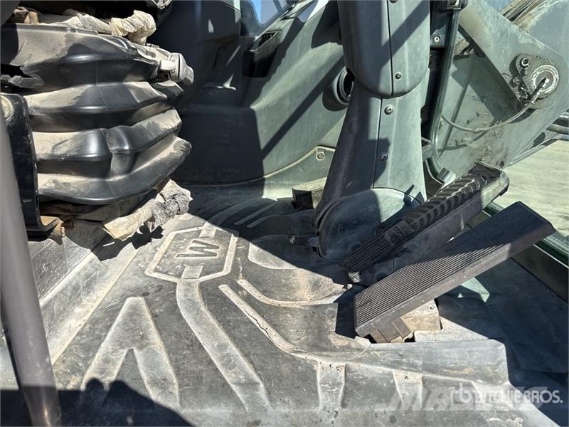 Mecalac 12MTX Pelle sur pneus