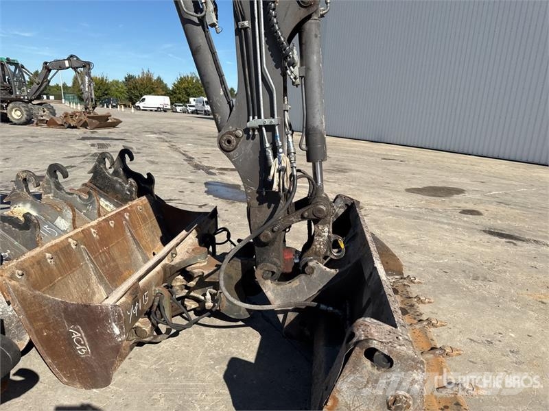 Mecalac 12MTX Pelle sur pneus