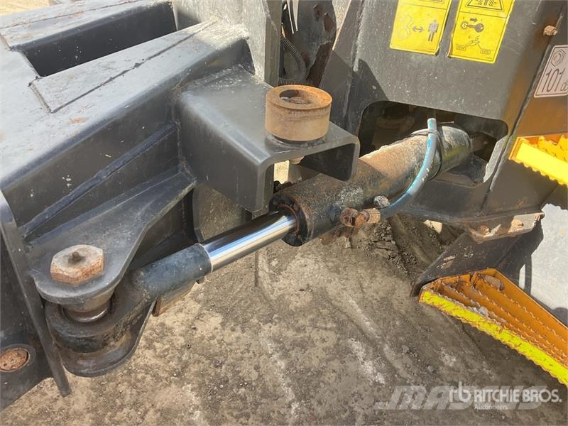 Mecalac 6MDX 6 ton 4x4 Dumper 側卸礦車