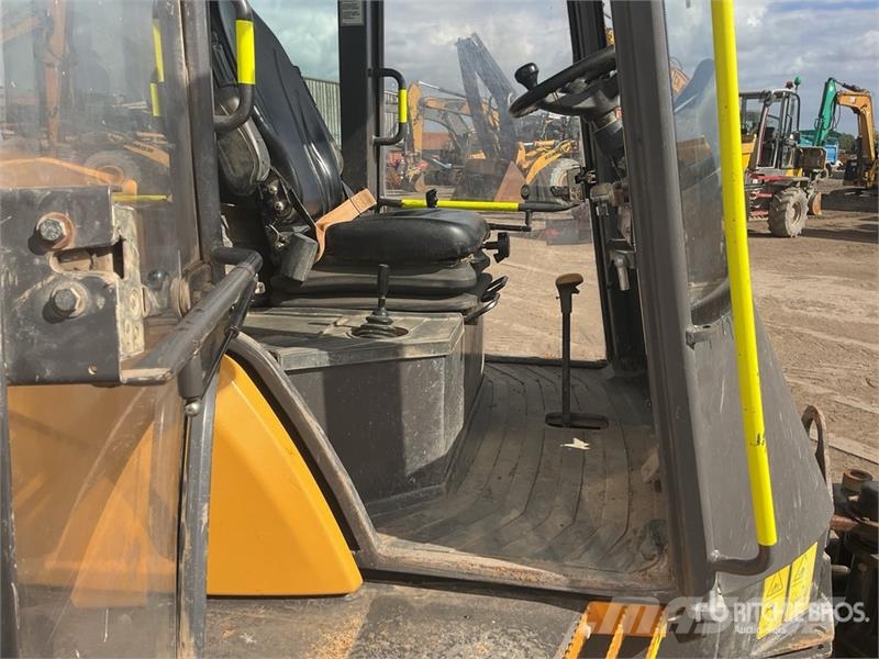 Mecalac 6MDX 6 ton 4x4 Dumper 側卸礦車