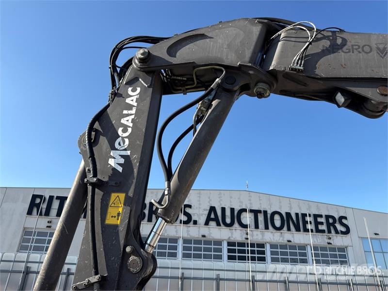 Mecalac 714MC Tracked Excavator Pásové rýpadlá