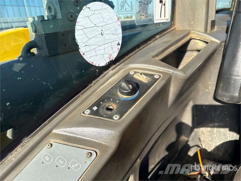 Mecalac 714MC Tracked Excavator Pásové rýpadlá