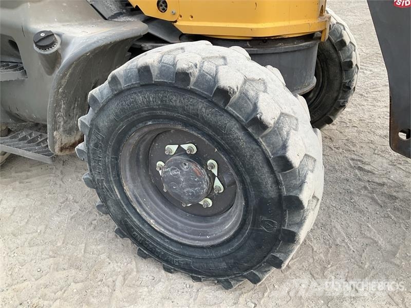 Mecalac AS700 Chargeuse Sur Pneus Wheel Loader Gumikerekes homlokrakodók